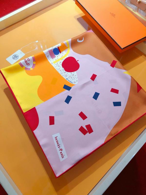 Hermes silk scarf 90X90cm E (34)
