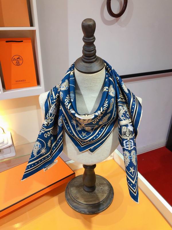 Hermes silk scarf 90X90cm E (4)