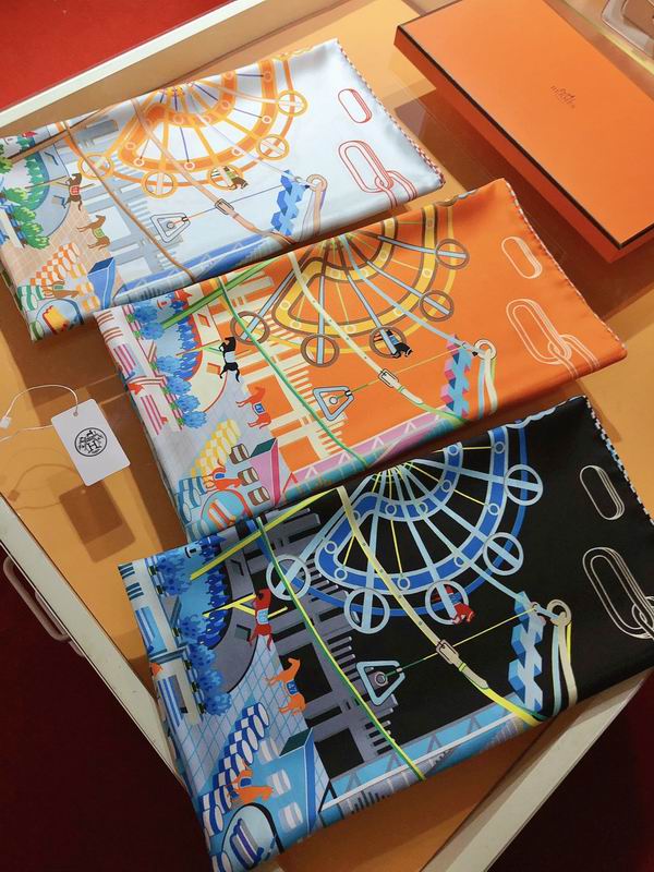 Hermes silk scarf 90X90cm E (4)