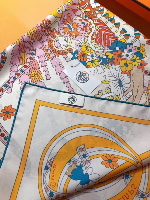 Hermes silk scarf 90X90cm E (5)