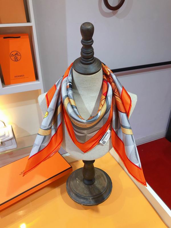 Hermes silk scarf 90X90cm E (5)