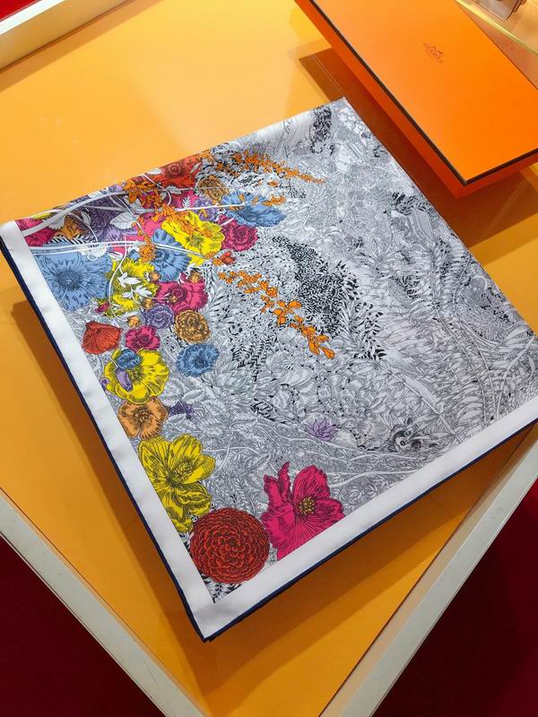 Hermes silk scarf 90X90cm E (5)