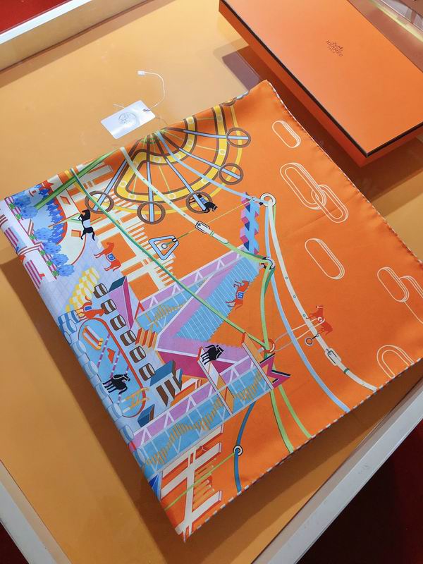 Hermes silk scarf 90X90cm E (5)
