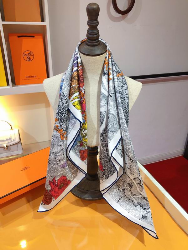 Hermes silk scarf 90X90cm E (6)