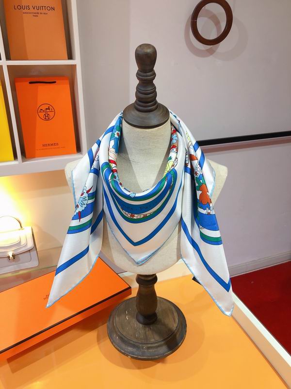 Hermes silk scarf 90X90cm E (9)
