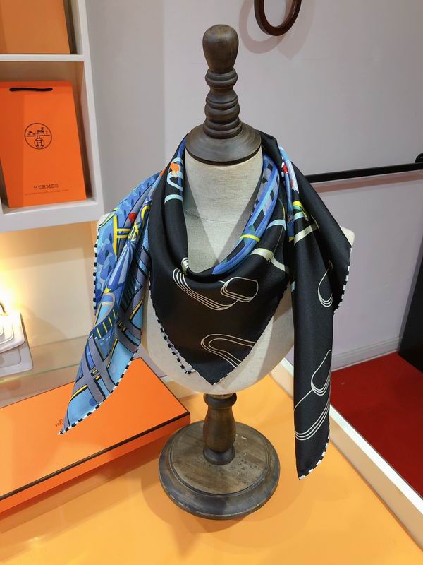 Hermes silk scarf 90X90cm E (9)