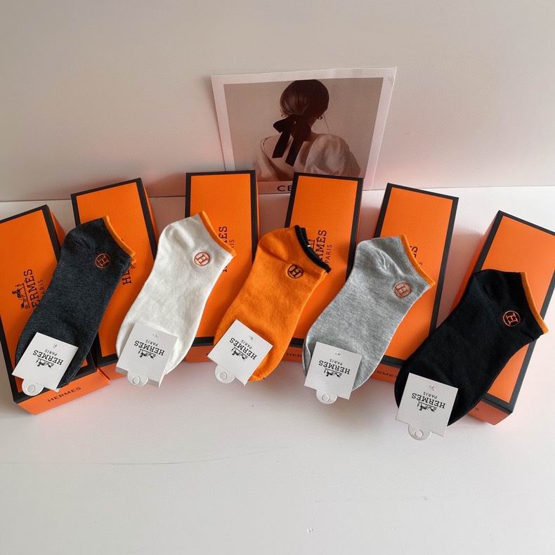 Hermes socks (1)