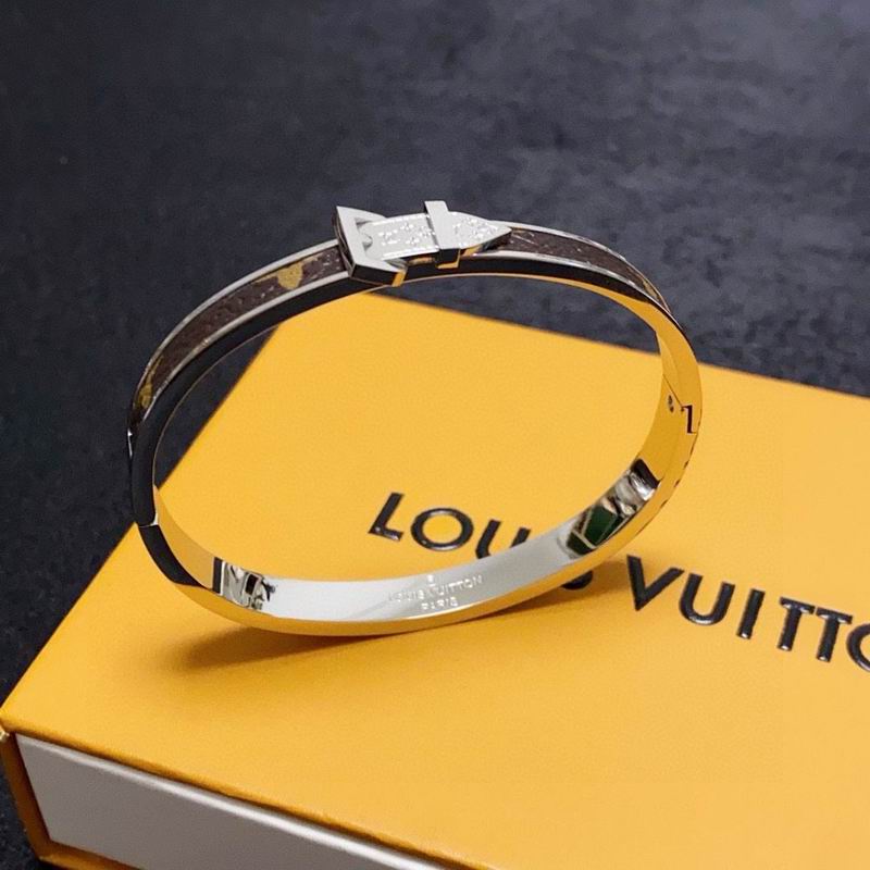 LV Bracelet 04yxh03 (1)