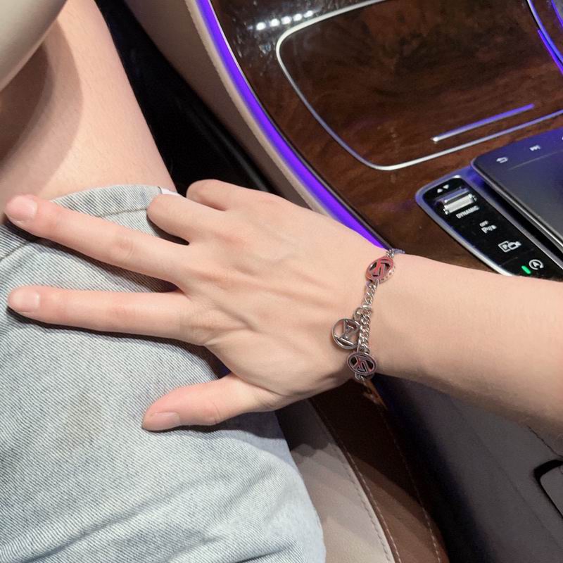 LV Bracelet 04yxh102 (5)