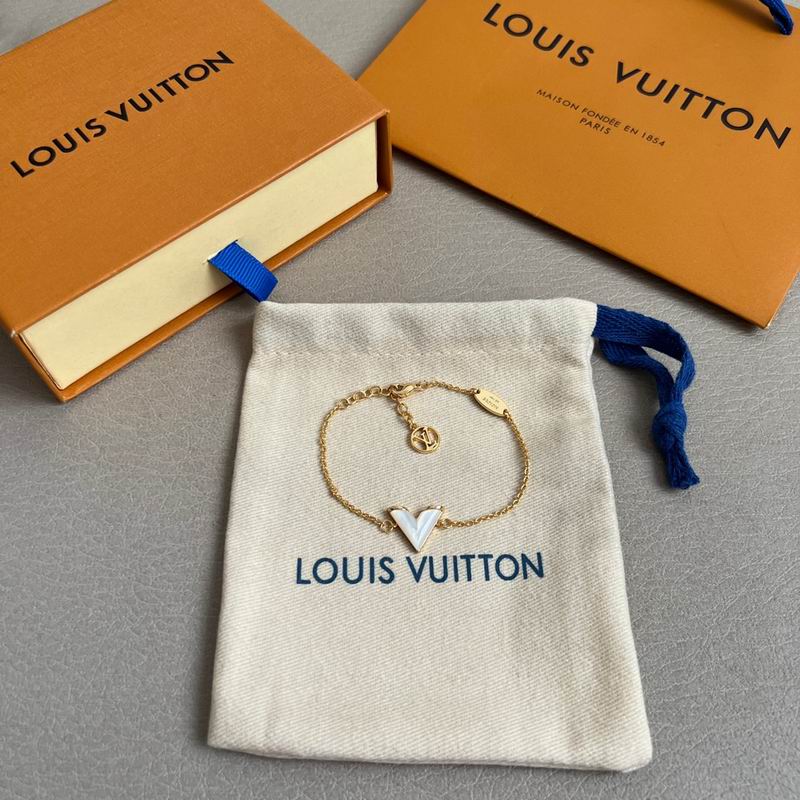 LV Bracelet 04yxh108 (1)
