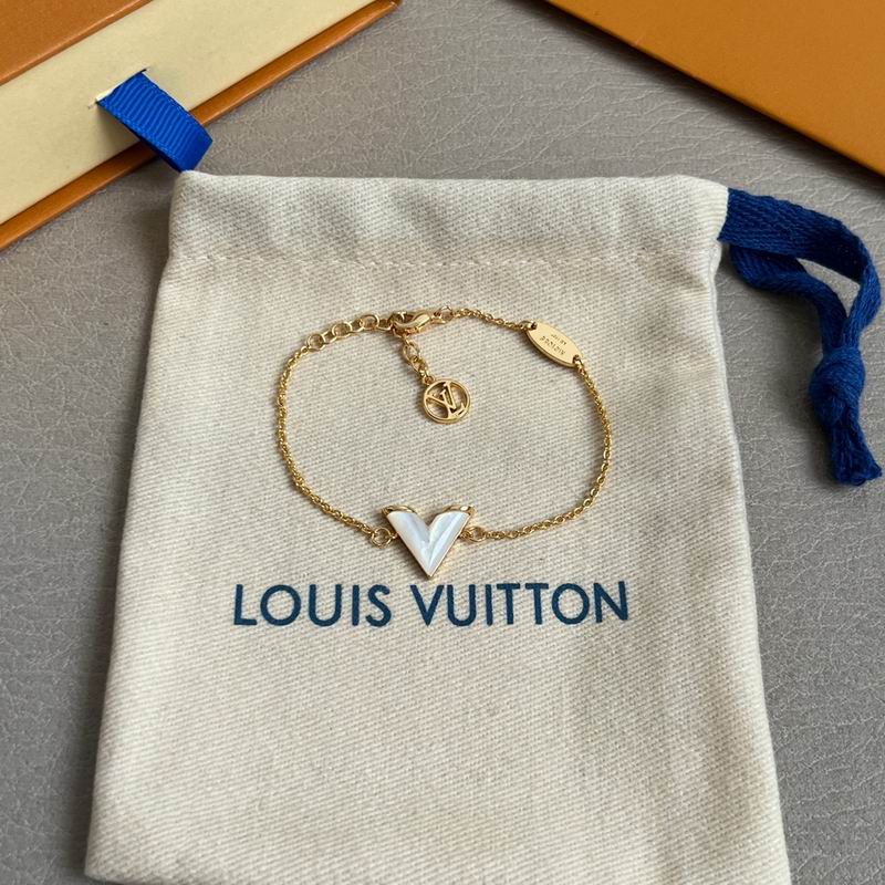 LV Bracelet 04yxh108 (2)