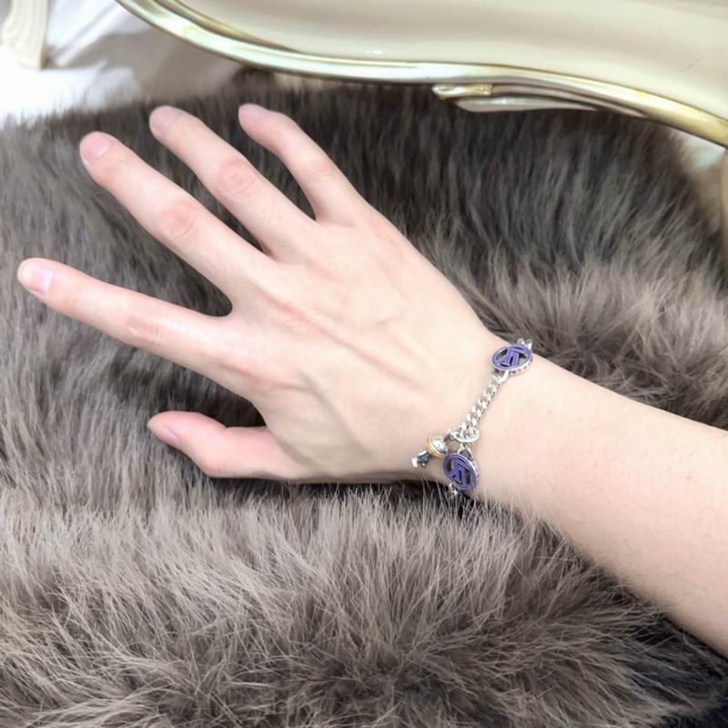 LV Bracelet 04yxh11 (4)