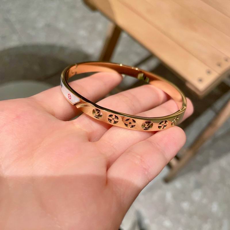 LV Bracelet 04yxh111 (4)