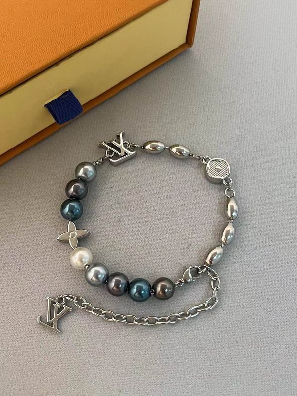 LV Bracelet 04yxh127 (1)