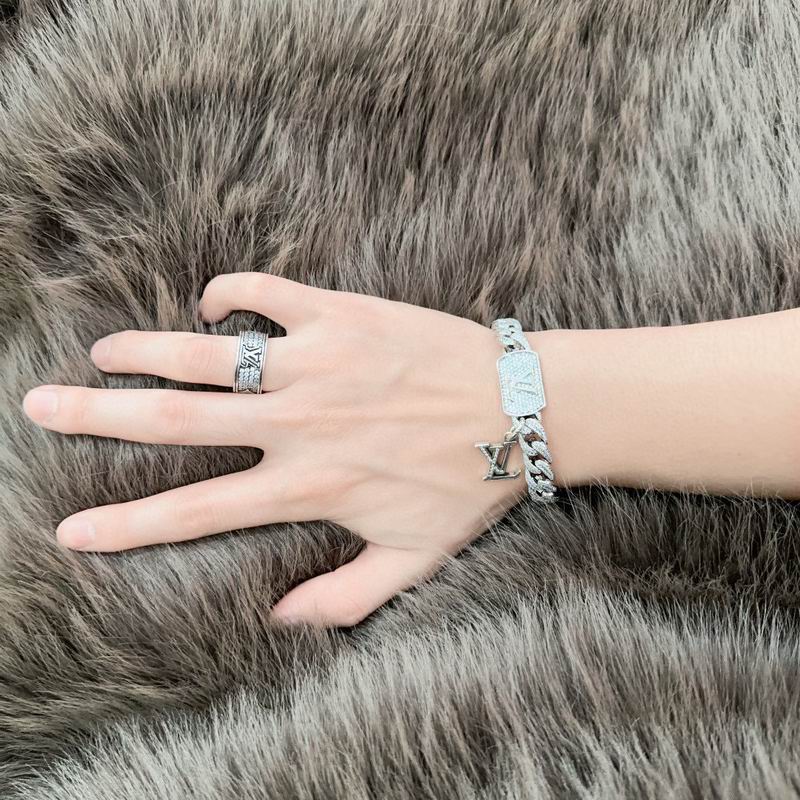 LV Bracelet 04yxh128 (5)