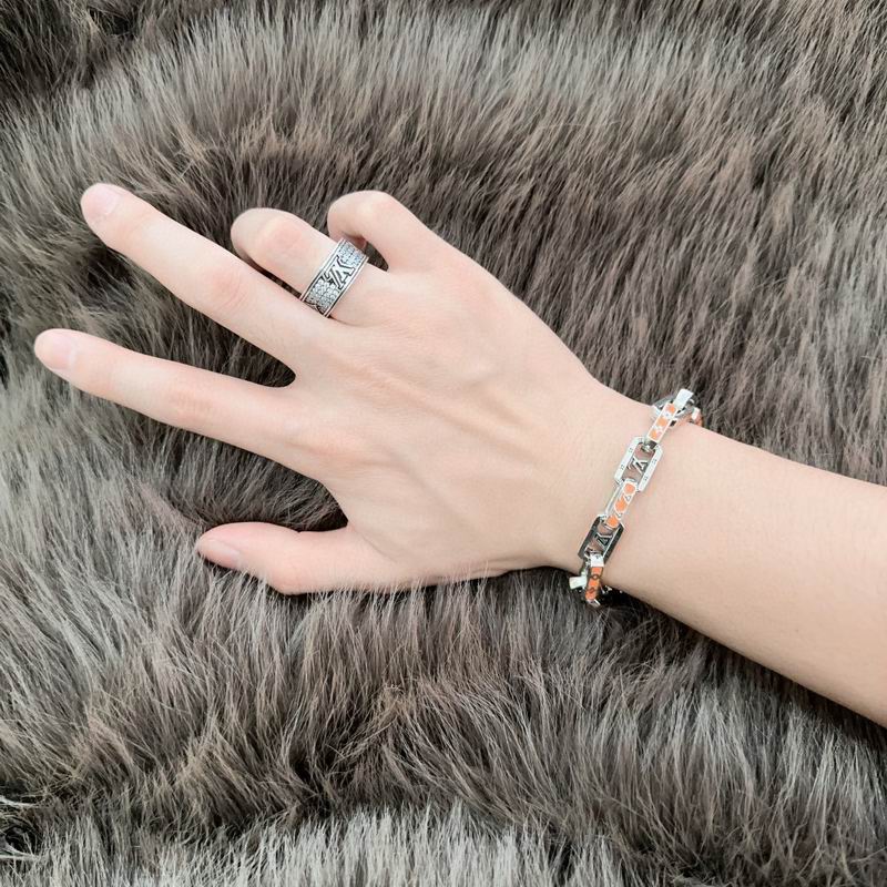 LV Bracelet 04yxh129 (5)