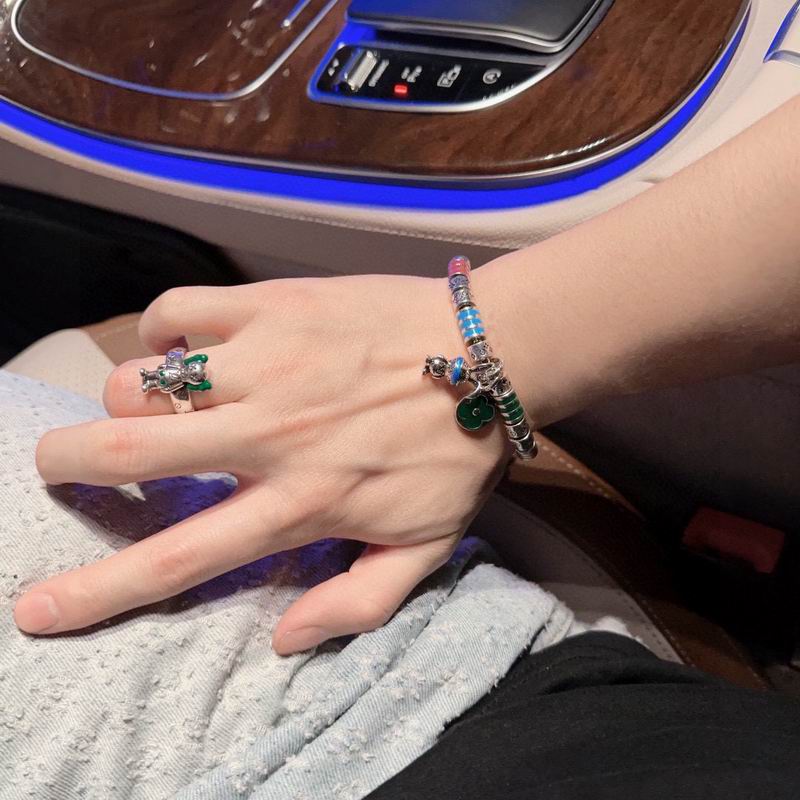 LV Bracelet 04yxh132 (5)