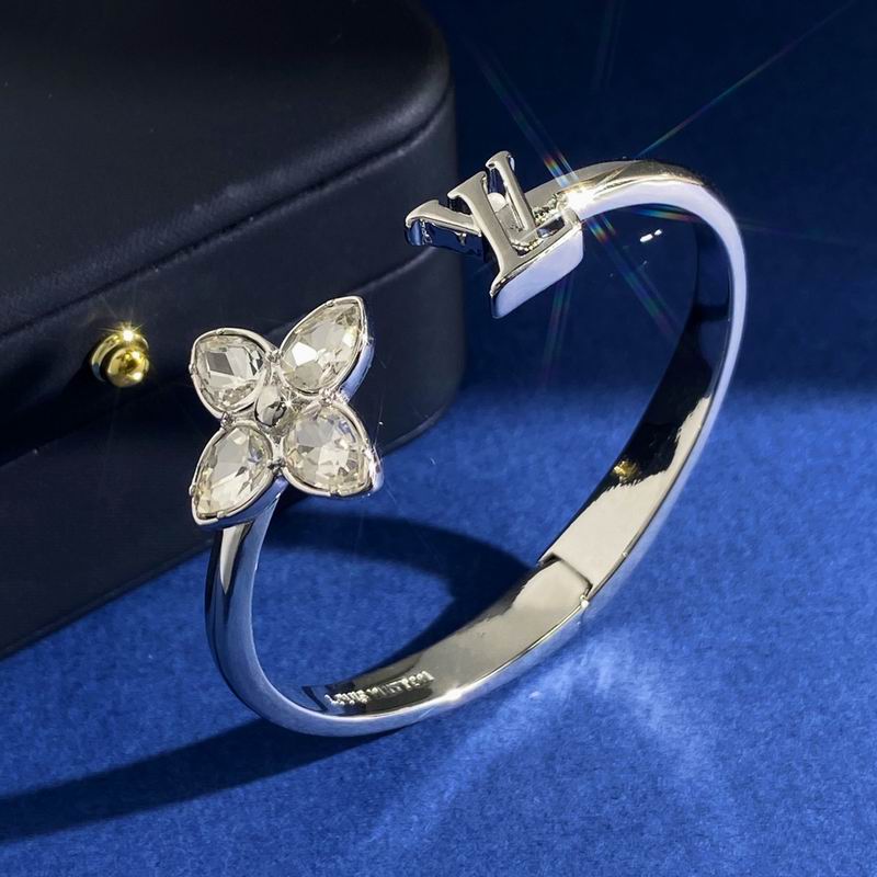 LV Bracelet 04yxh133 (2)