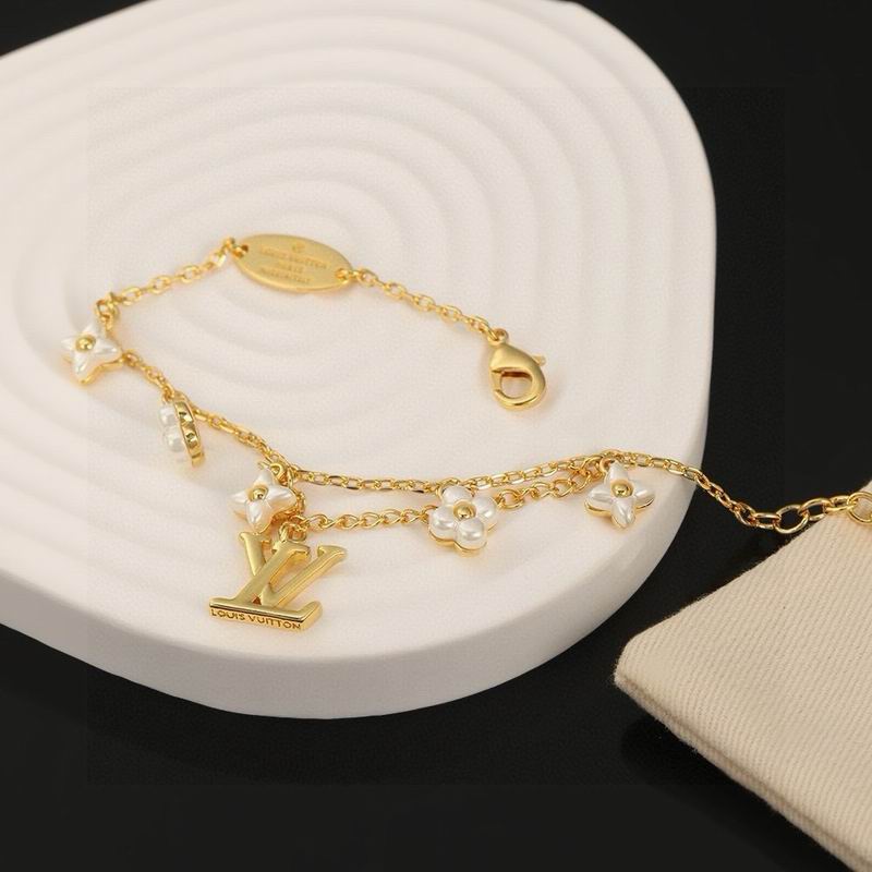 LV Bracelet 04yxh135 (2)