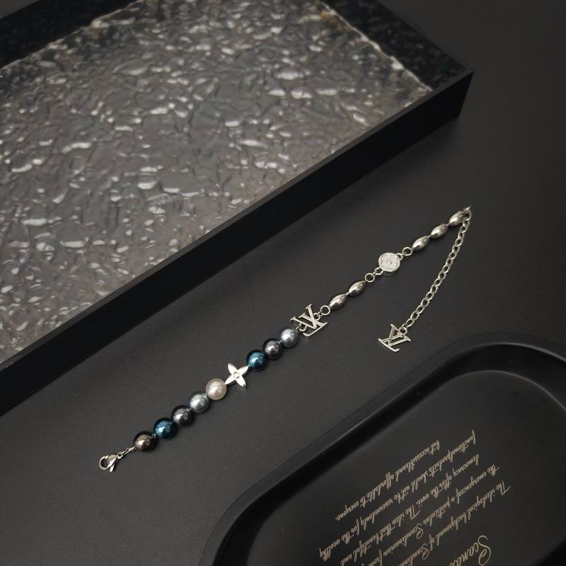 LV Bracelet 04yxh137 (1)
