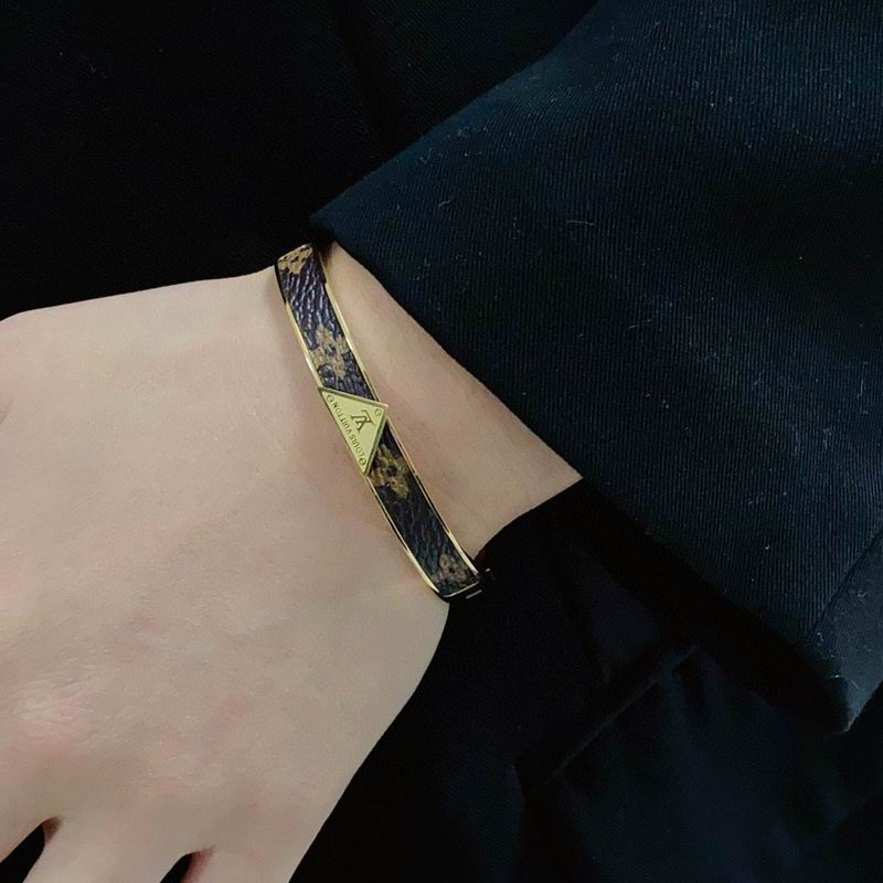 LV Bracelet 04yxh14 (4)