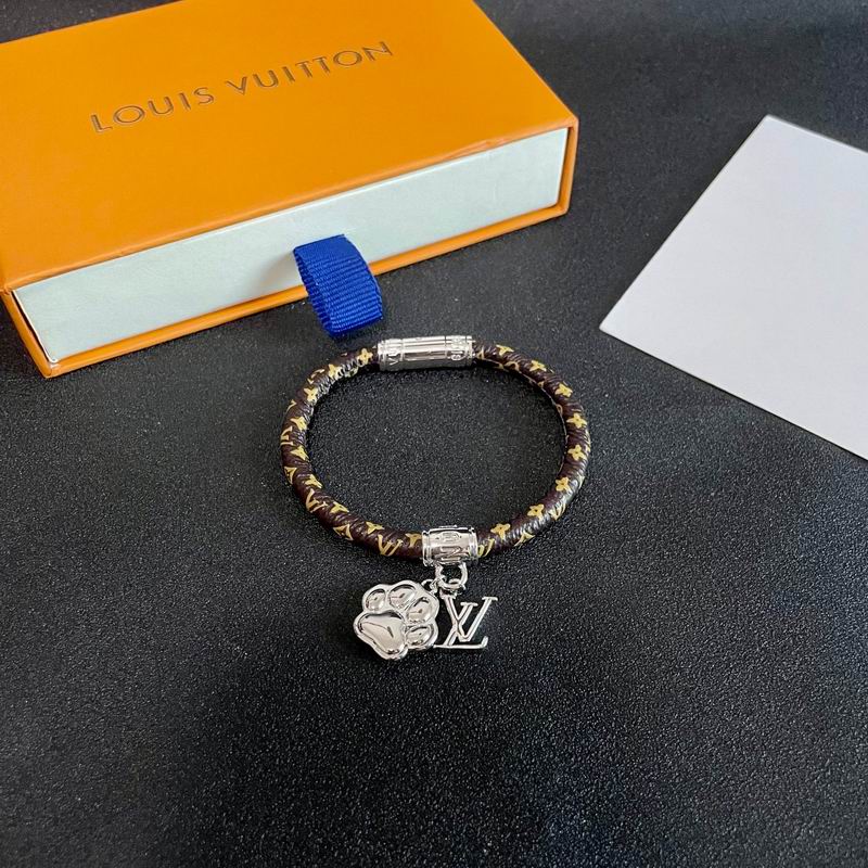 LV Bracelet 04yxh140 (1)