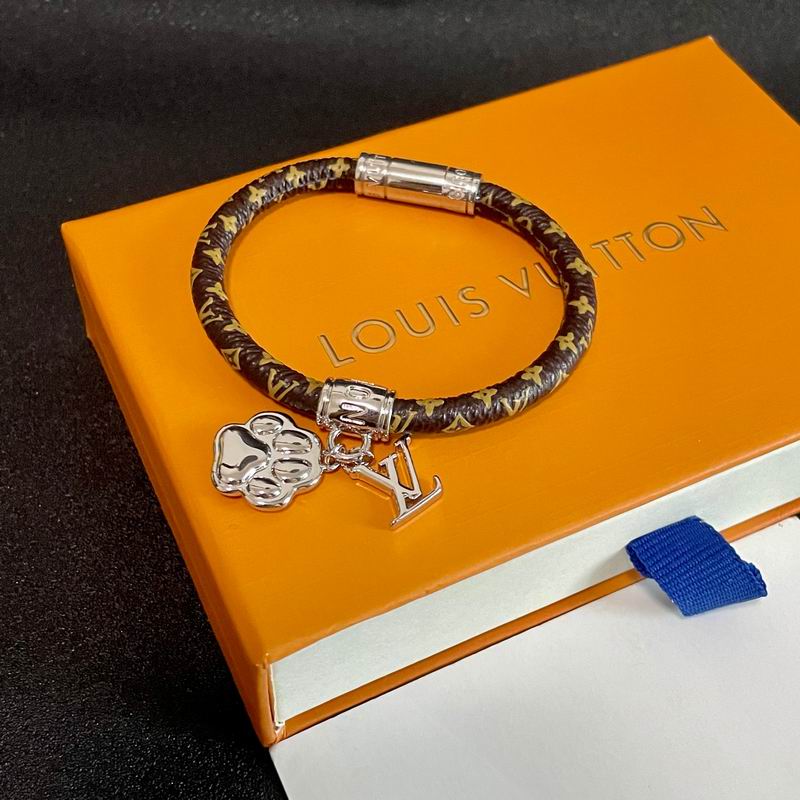 LV Bracelet 04yxh140 (2)
