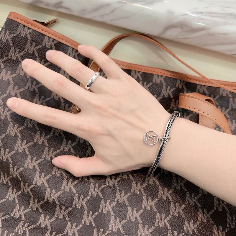 LV Bracelet 04yxh144 (5)