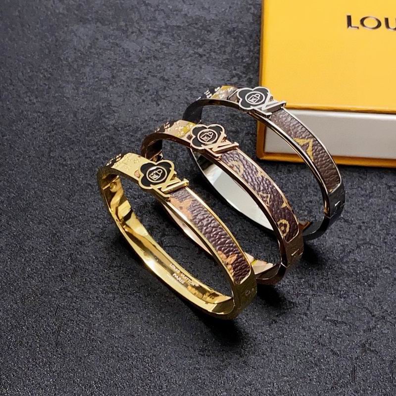 LV Bracelet 04yxh15 (1)