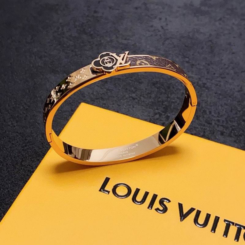 LV Bracelet 04yxh15 (2)