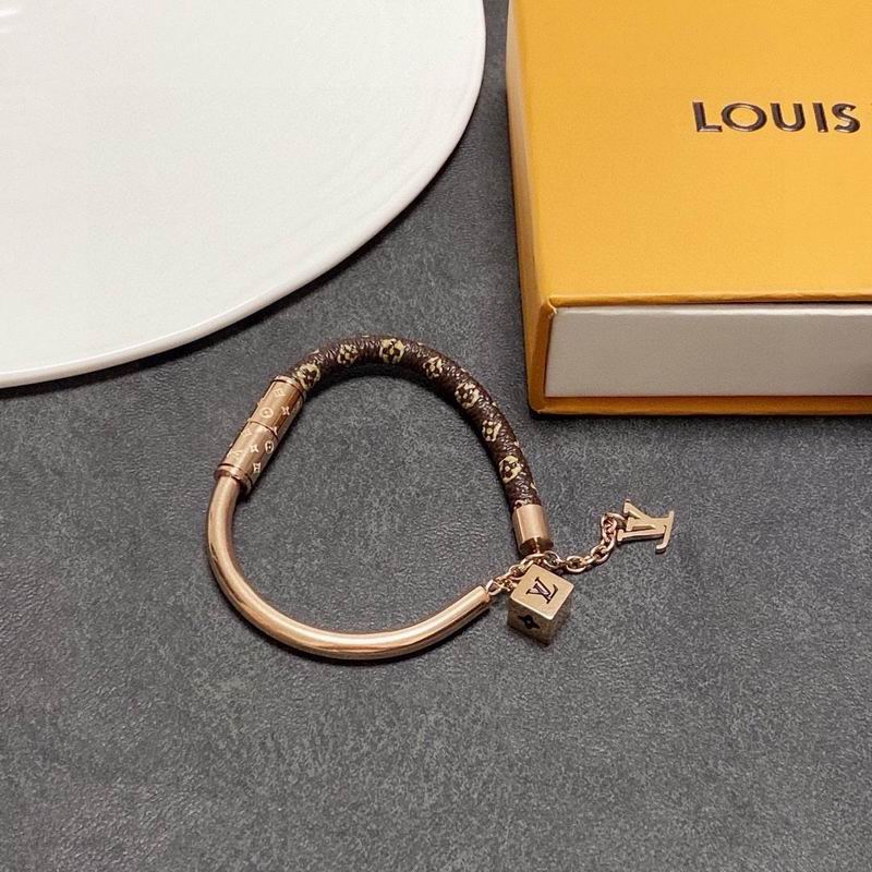 LV Bracelet 04yxh16 (3)