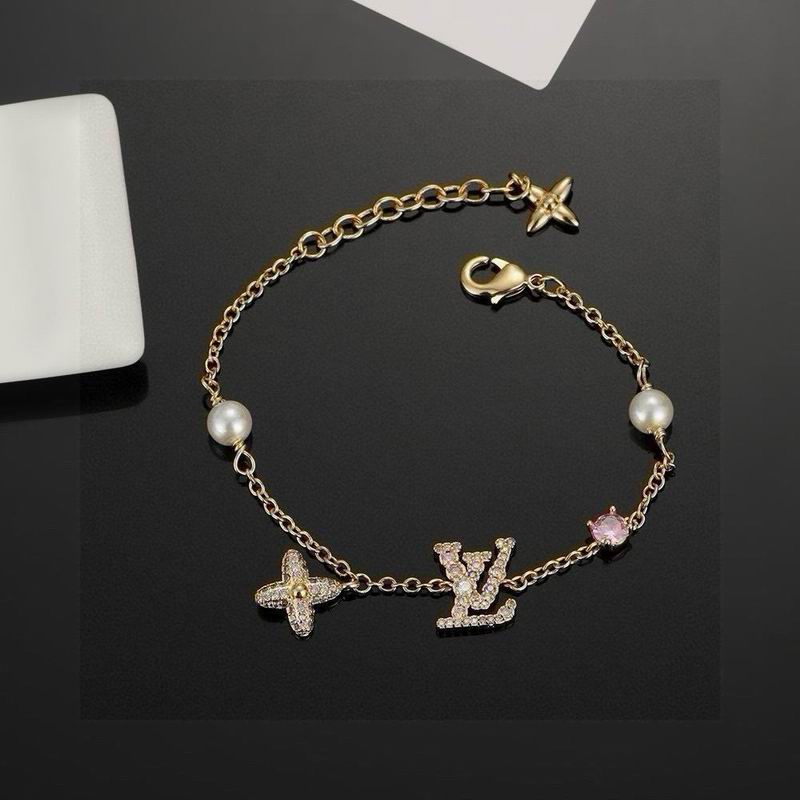 LV Bracelet 04yxh17 (1)