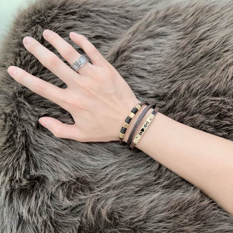 LV Bracelet 04yxh22 (5)