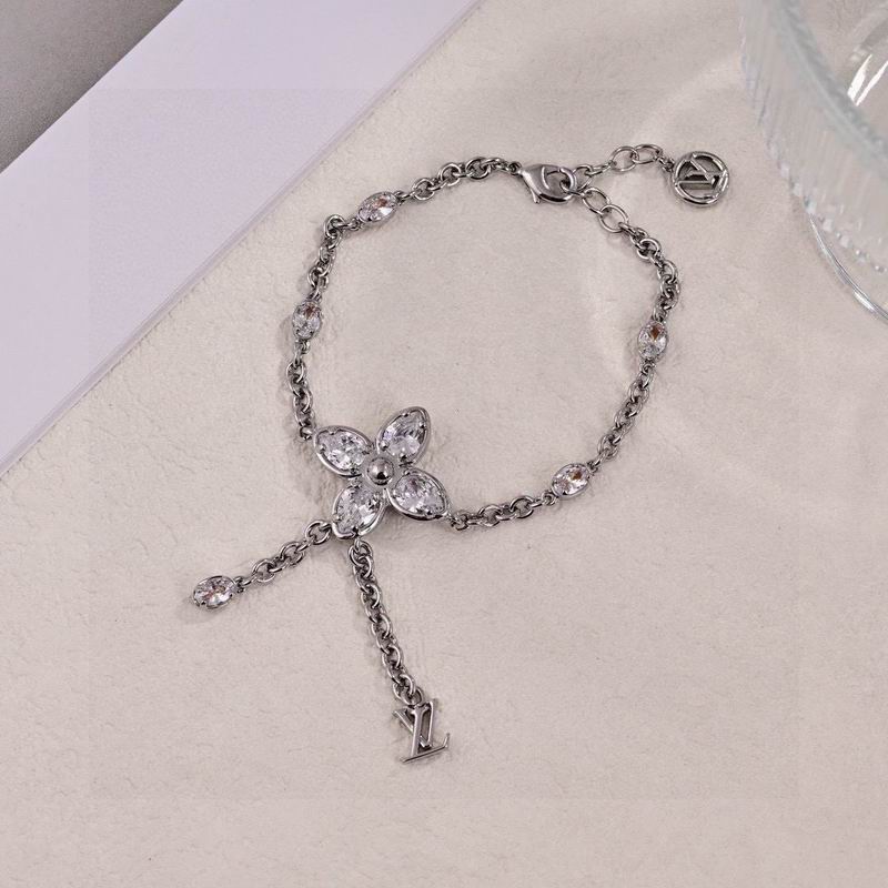 LV Bracelet 04yxh26 (1)