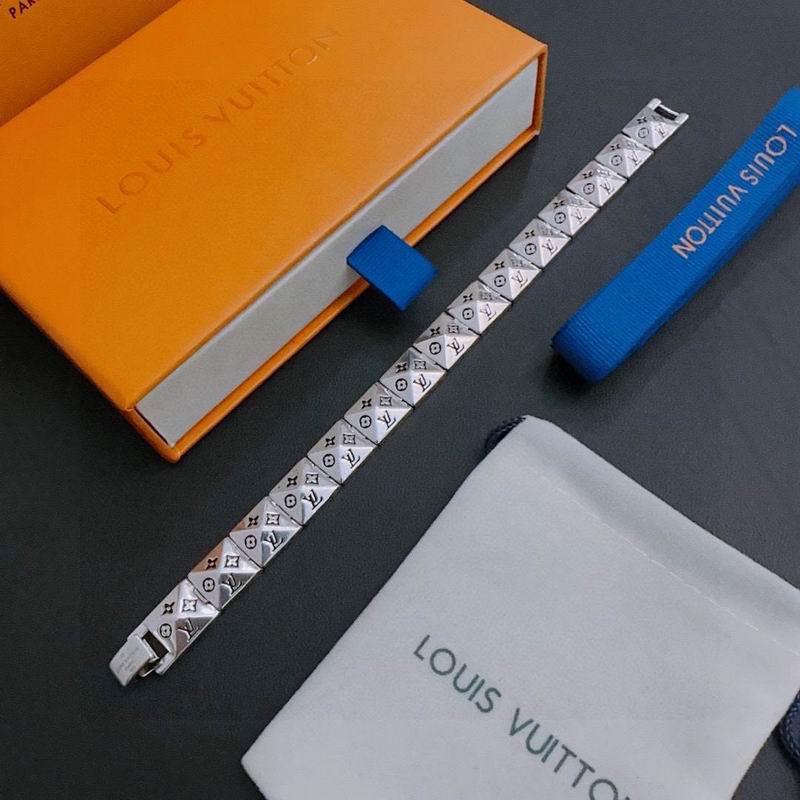 LV Bracelet 04yxh29 (1)