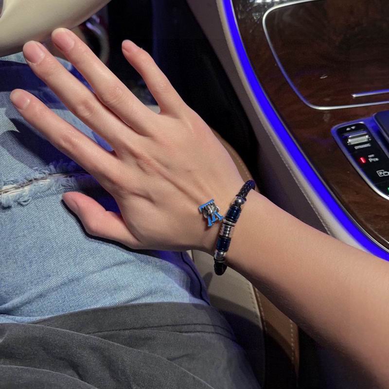 LV Bracelet 04yxh31 (4)