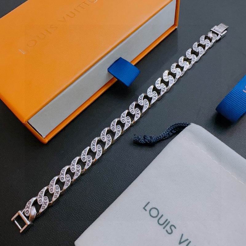 LV Bracelet 04yxh34 (1)