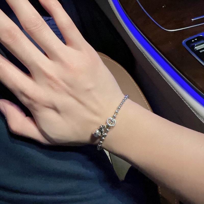 LV Bracelet 04yxh36 (4)