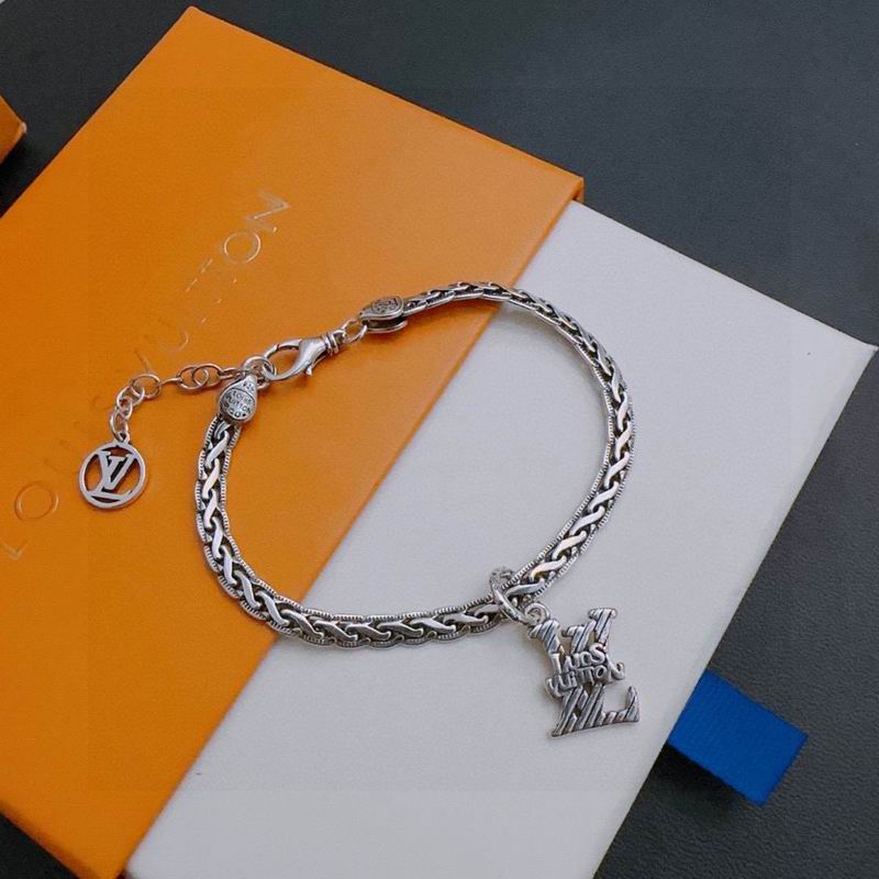 LV Bracelet 04yxh37 (1)