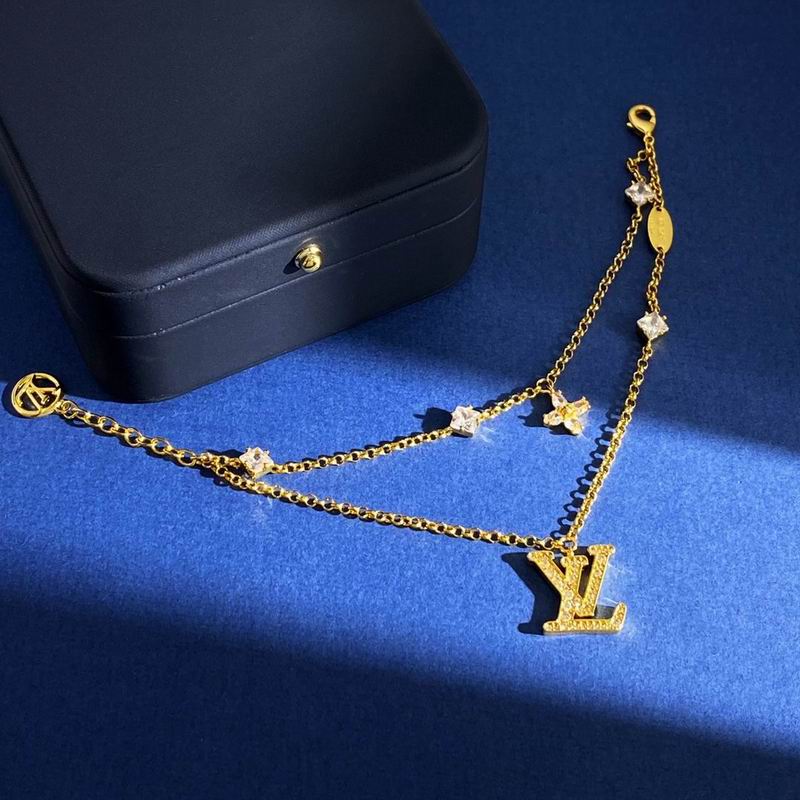 LV Bracelet 04yxh46 (1)