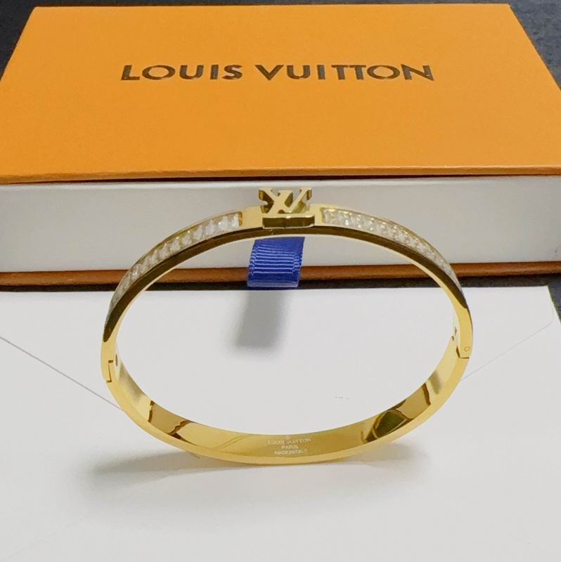 LV Bracelet 04yxh47 (5)