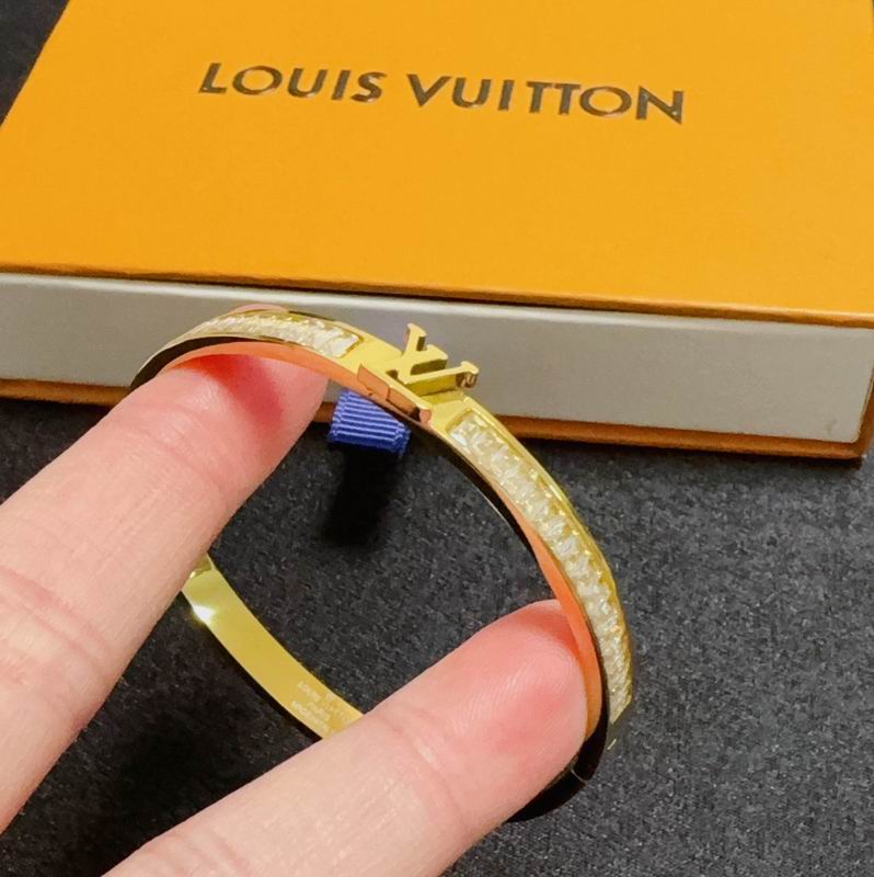 LV Bracelet 04yxh47 (6)