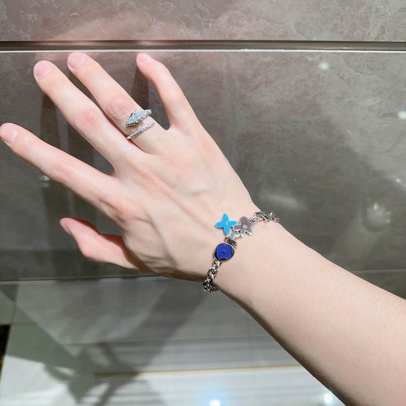 LV Bracelet 04yxh48 (4)