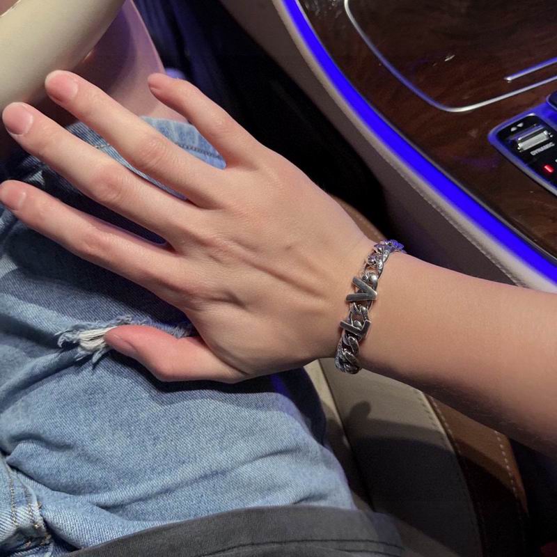LV Bracelet 04yxh50 (7)