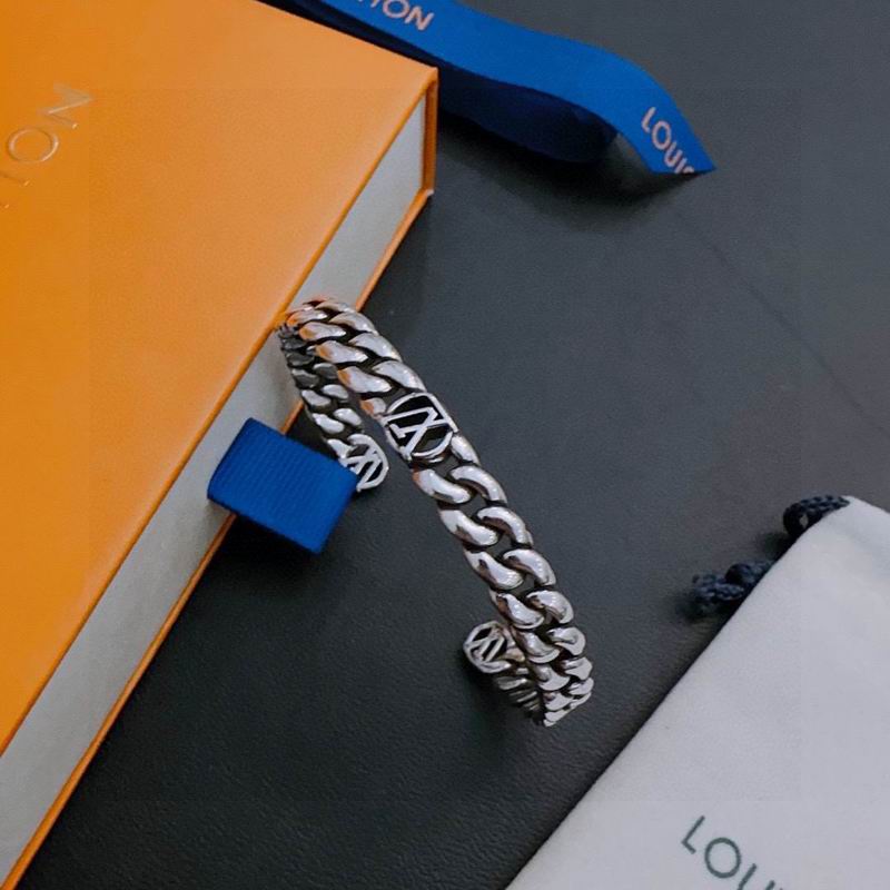 LV Bracelet 04yxh51 (5)
