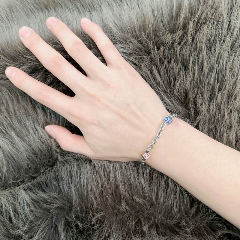 LV Bracelet 04yxh53 (5)