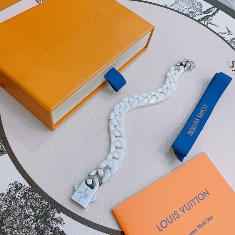 LV Bracelet 04yxh54 (4)