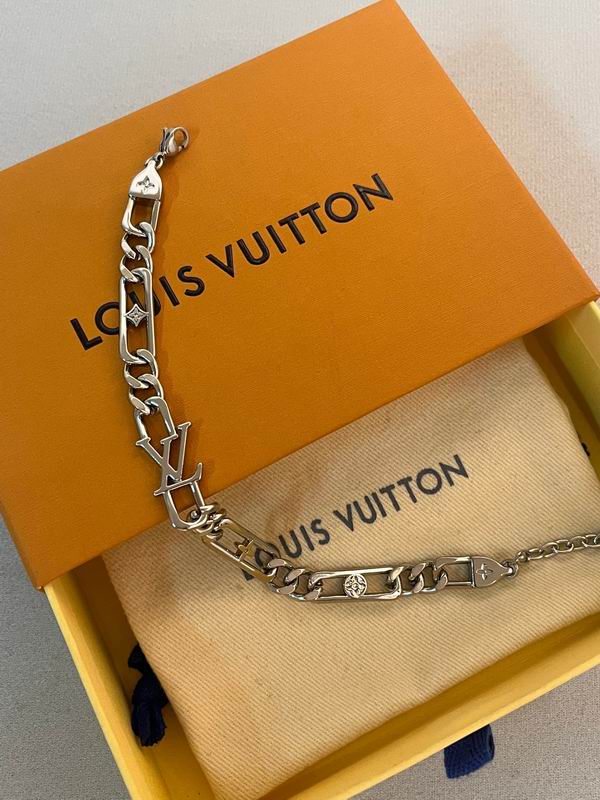 LV Bracelet 04yxh58 (3)