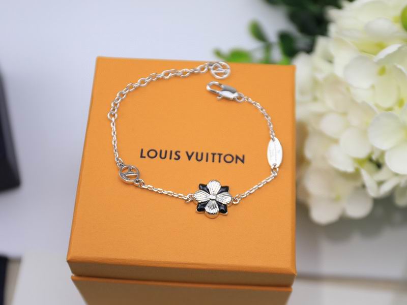 LV Bracelet 04yxh60 (1)