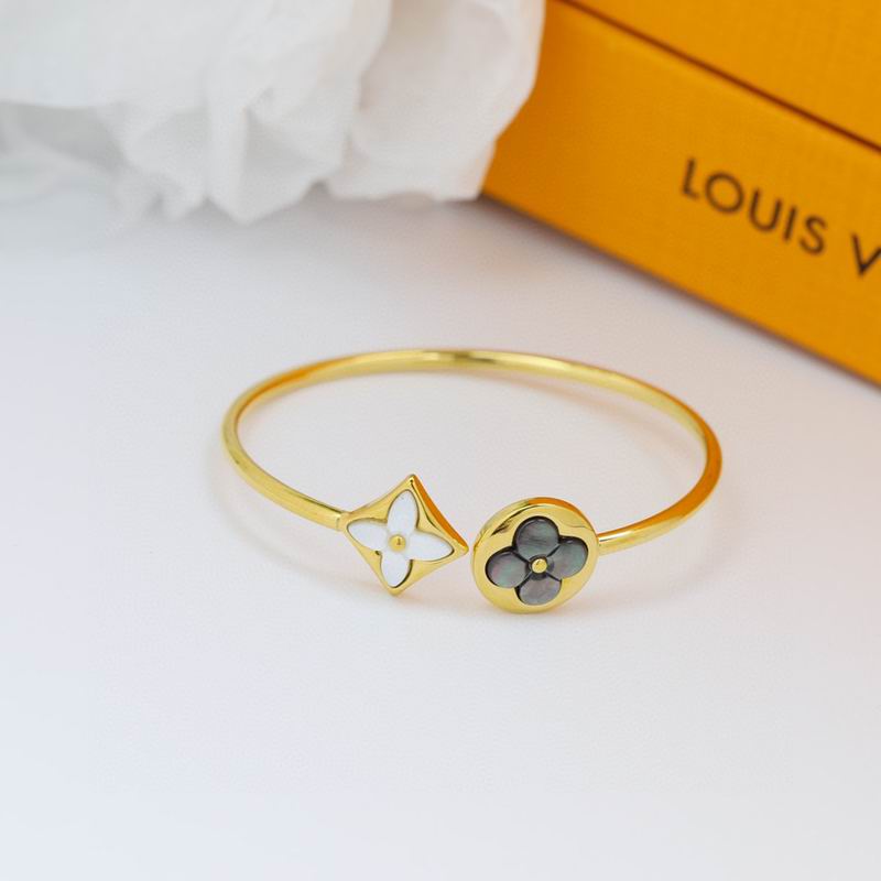 LV Bracelet 04yxh61 (1)